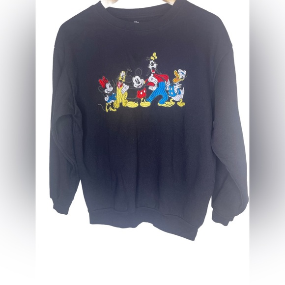 Vintage-style Disney sweatshirt featuring the classic Mickey & Friends crew! - Picture 1 of 7